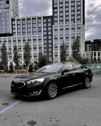 Водитель с личным автомобилем.