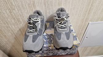 Продам кроссовки зимние