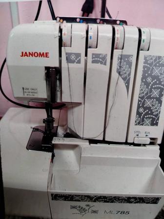 Машинка оверлок