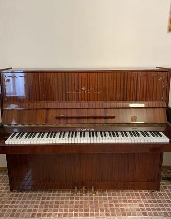 Пианино Беларусь, 3 педали. Торг есть.