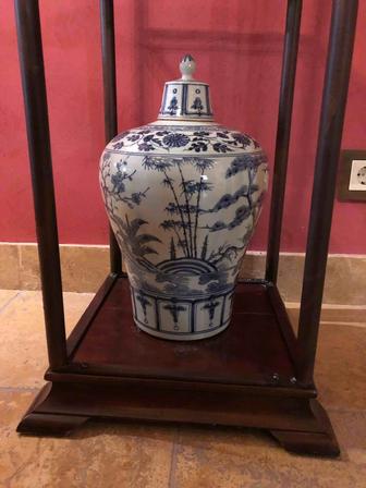 Предмет интерьера напольная ваза