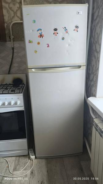 Продам холодильник