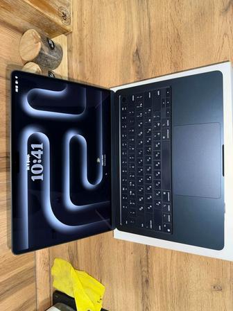 продам MacBook Air 13 (2024, M3)