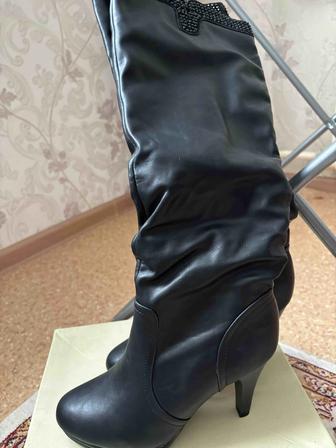 Продам сапоги женские демисезонные.