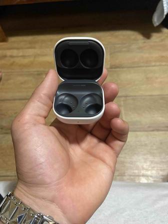 Продам кейс отсек для наушников Galaxy buds 2