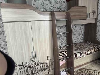 Продам кровать 2х ярусную кровать б/у с антресолью и шкафом для одежды