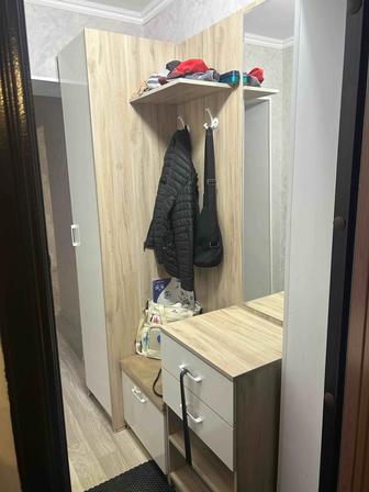 Продам прихожий шкаф