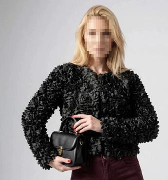 Продам пиджак Новый 3D цветами.