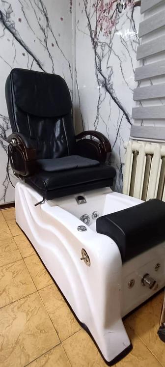 Кресло педикюрное массажное