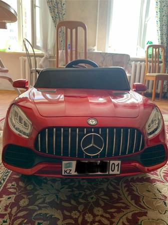 Продам mersedec красный