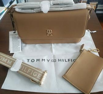 Сумочка женская, фирменная TH