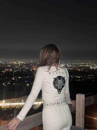 Blacky brand женский костюм белый