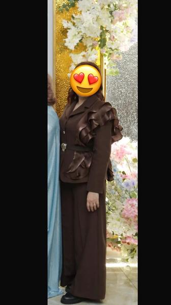 Продам брючный костюм женский