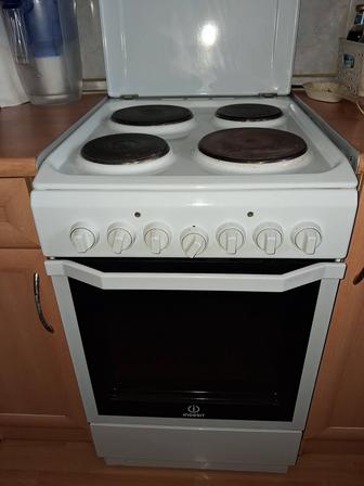 Продам электрическую плиту
