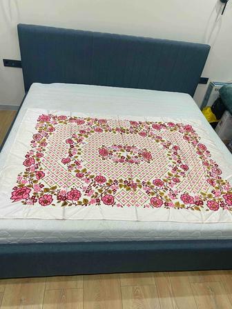 Продам кровать с матрасом двуспальная