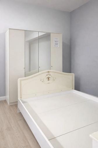 Спальный гарнитур,в отличном состоянии