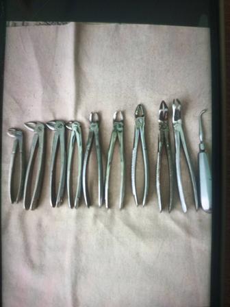 Продам стоматологические щипцы новые.