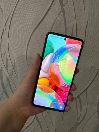 В продаже Samsung A71