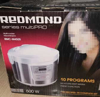 Мультиварка Redmond- 3 литра. б/у в отличном состоянии