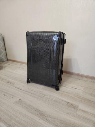 Продам чемодан