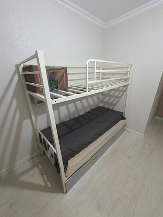 Кровать двухъярусная