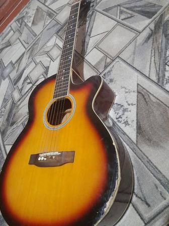 Продам гитару в хорошем состоянии