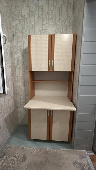 Кухонный шкаф сатылады, сапасы жақсы, бұзылмаған