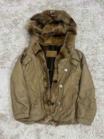 Стильная теплая куртка на меху