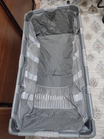 Продам манеж Joie