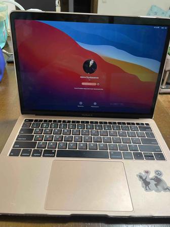 Продаю MacBook Air 13 2019г.
Цвет золотистый, имеется Touch ID