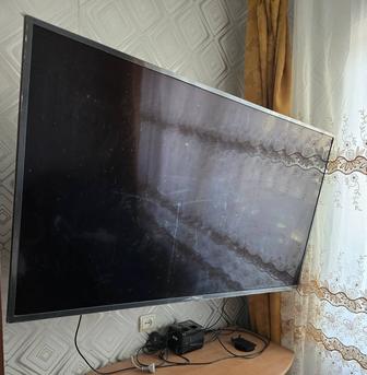 Продам смарт телевизор б/у