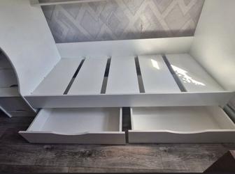 Кровать двухъярусная