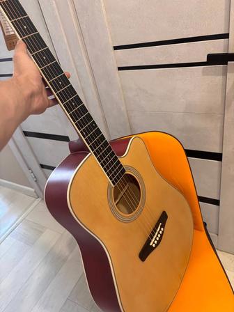 Продам акустическую гитару (акция)