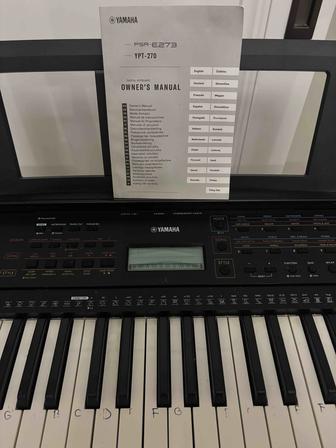 Продается синтезатор