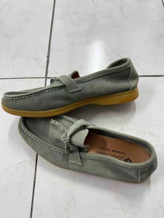 Лоферы в мягком оливковом оттенке