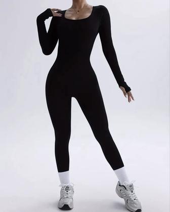 Продам комбинезон для фитнеса