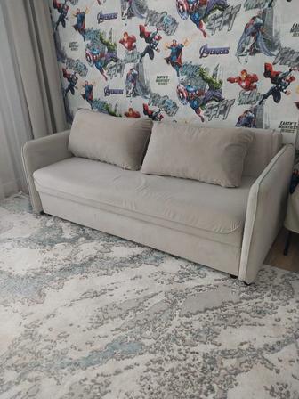 Срочно продам диван! В отличном состоянии! Торг есть