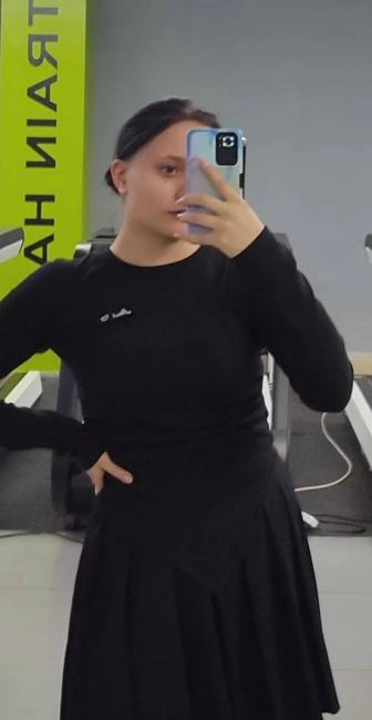 Официант / официантка
