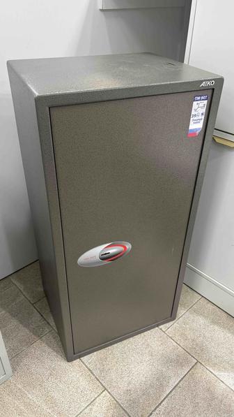 Продается сейф