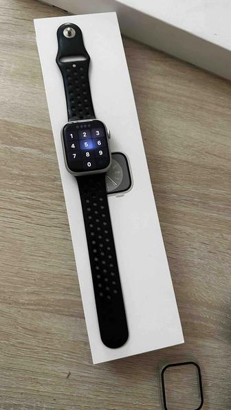 Apple Watch 8 45 mm silver