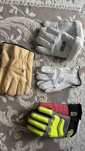 Продаётся спец перчатки