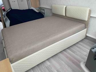 Продам 2 спальную кровать