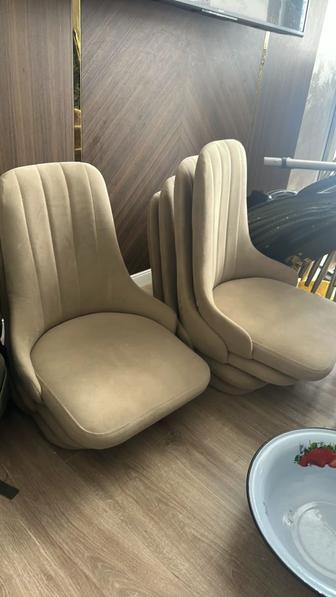 Продам стулья 10штук по5тыс тенге состояние хорошее