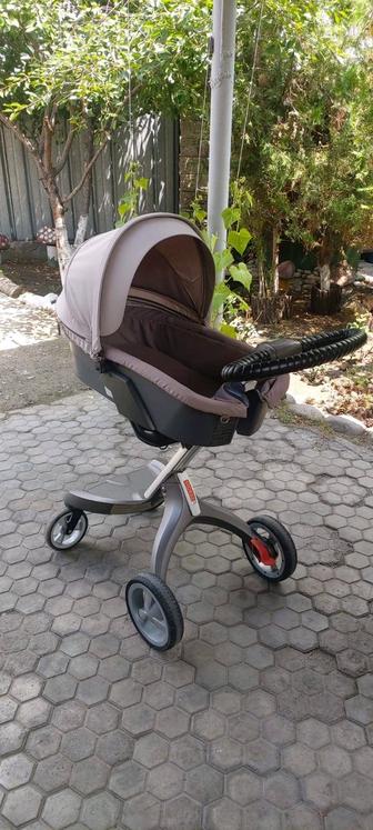 Продам коляску Stokke Xplory