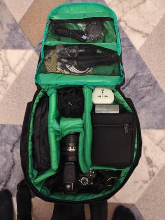 Продаю комплект Nikon D5100 с тремя объективами, вспышкой и аксессуарами