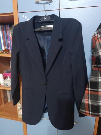 Продам пиджак школьный