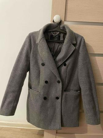 Срочно продам пальто серый