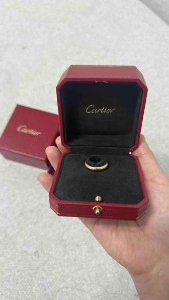 Продам золотое кольцо Cartier оригинал