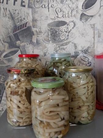 Продам маринованные грибы , арбузы, капусту.
