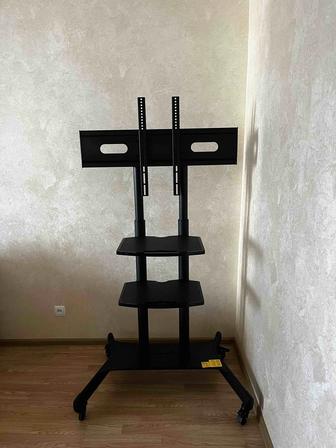 Сдаются в аренду стойки для тв и экранов